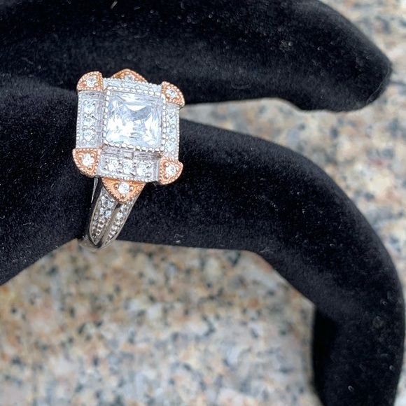 🔥🔥NBW NEW Victoria Wieck Sterling Silver Ring - Picture 2 of 3